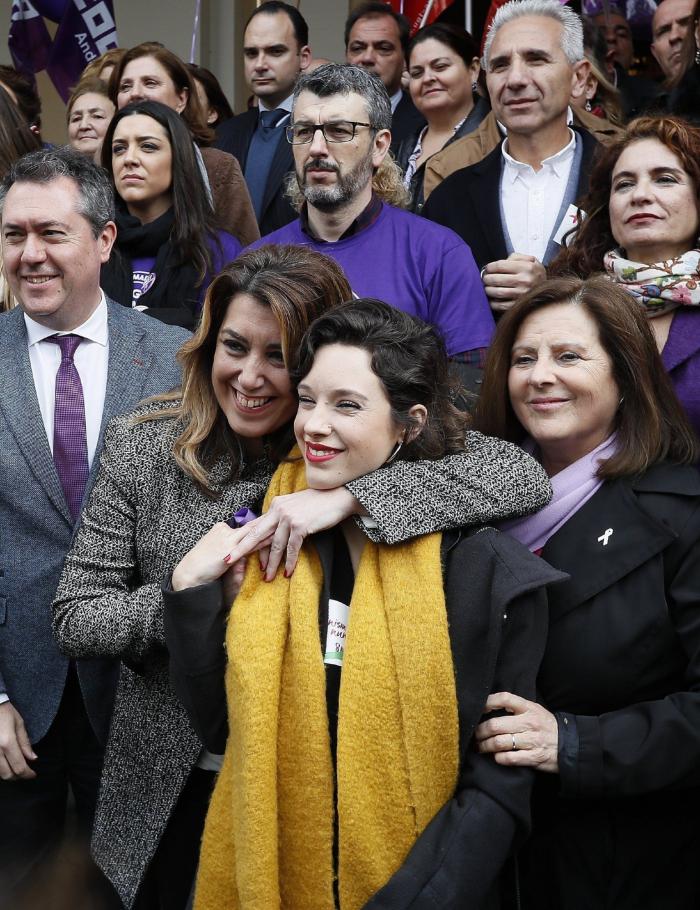 El Gobierno retrasa de nuevo la entrada en vigor de la ampliación del permiso por paternidad "por un error"