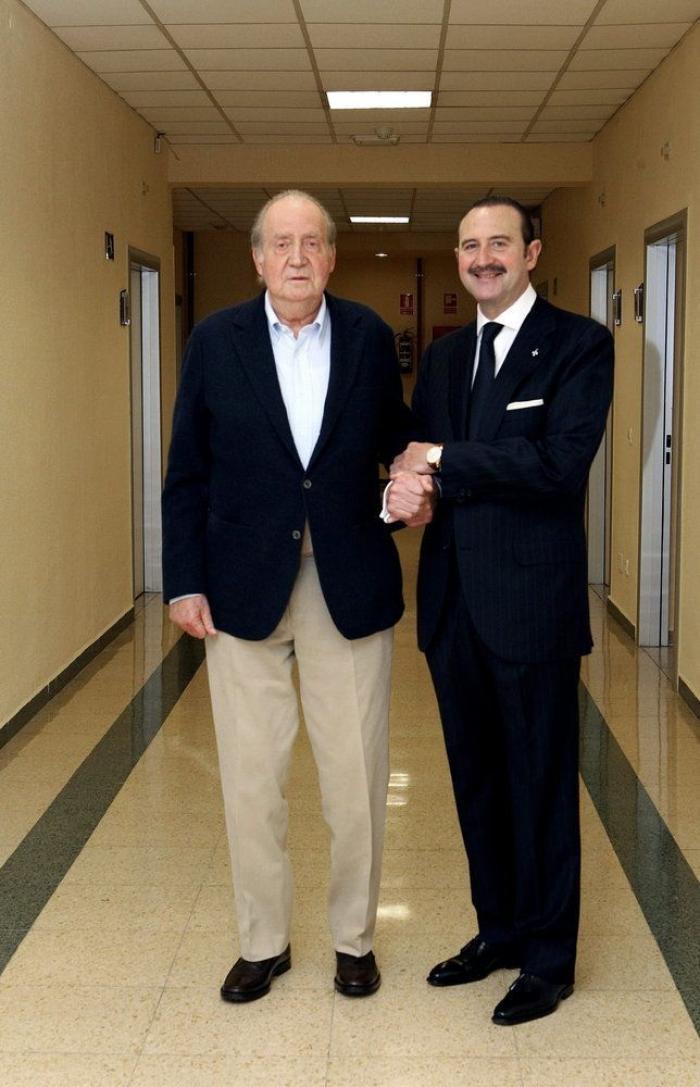 El rey recibe el alta y ahora seguirá con la recuperación, que puede alargarse hasta seis meses (VÍDEO, FOTOS)