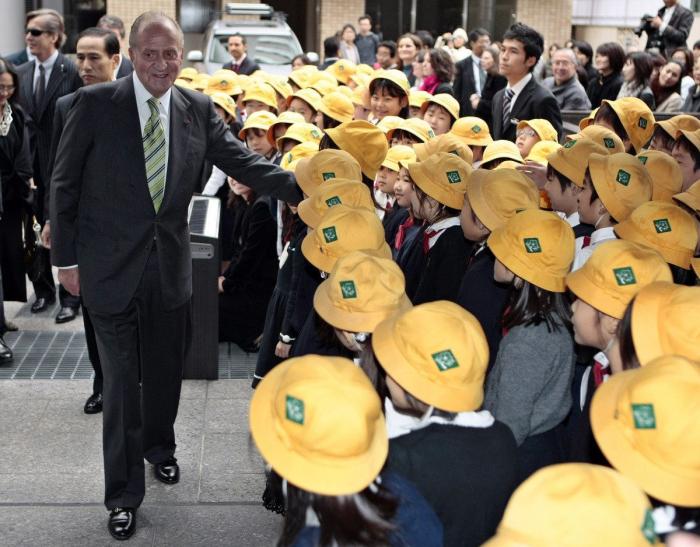 La abdicación del rey en las portadas de los periódicos (FOTOS)