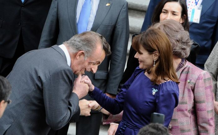 La abdicación del rey en las portadas de los periódicos (FOTOS)