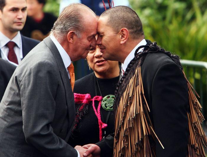 La abdicación del rey en las portadas de los periódicos (FOTOS)