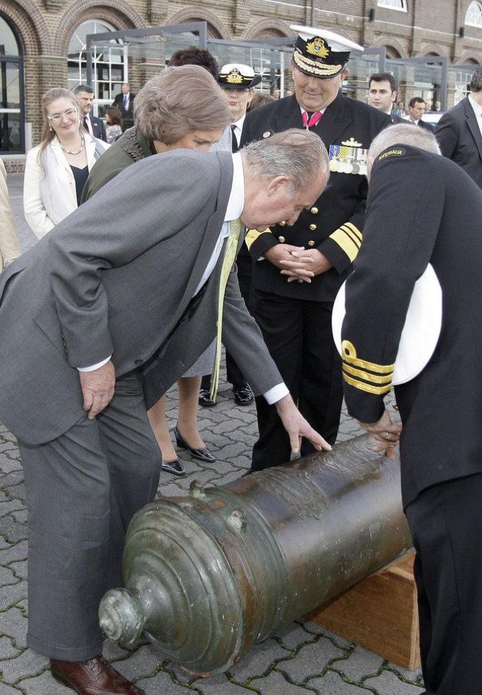 La abdicación del rey en las portadas de los periódicos (FOTOS)