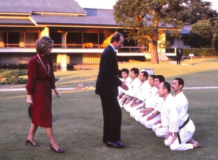 La abdicación del rey en las portadas de los periódicos (FOTOS)