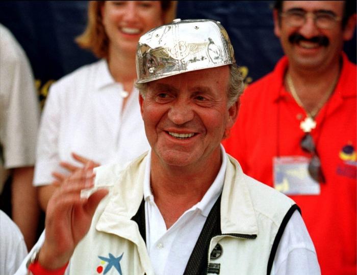 La abdicación del rey en las portadas de los periódicos (FOTOS)