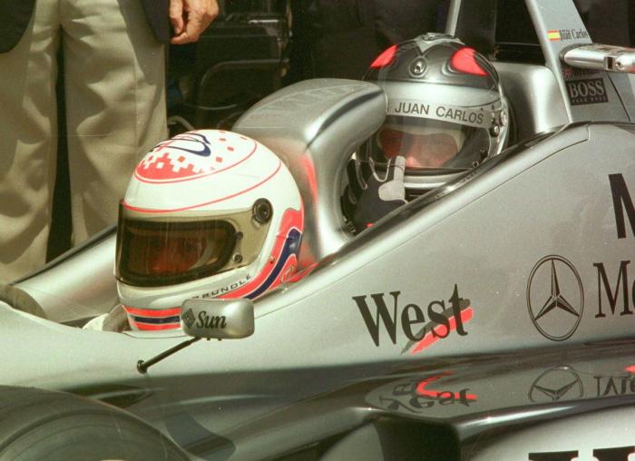 La abdicación del rey en las portadas de los periódicos (FOTOS)