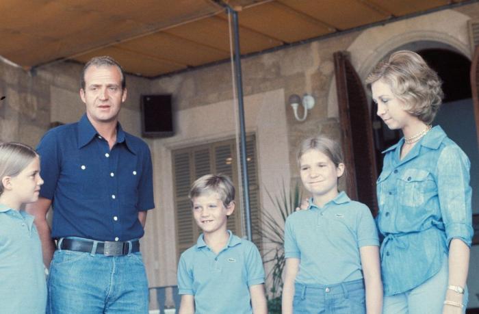 La abdicación del rey en las portadas de los periódicos (FOTOS)