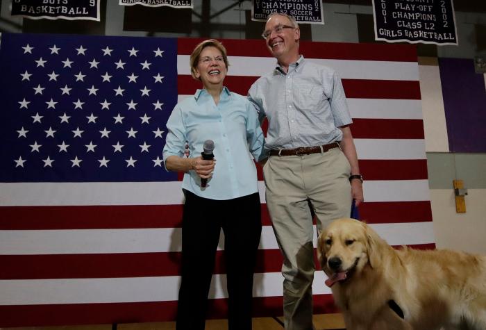 Elizabeth Warren, la tercera en discordia en la pelea por el liderazgo del Partido Demócrata