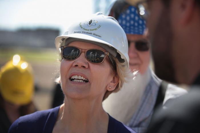 Elizabeth Warren, la tercera en discordia en la pelea por el liderazgo del Partido Demócrata