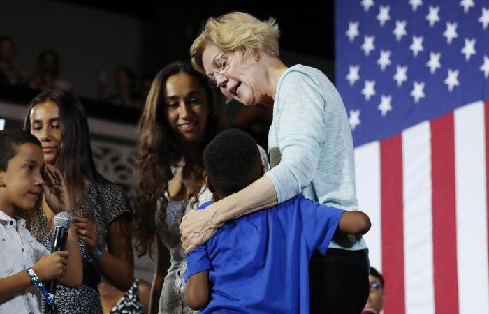 Elizabeth Warren, la tercera en discordia en la pelea por el liderazgo del Partido Demócrata