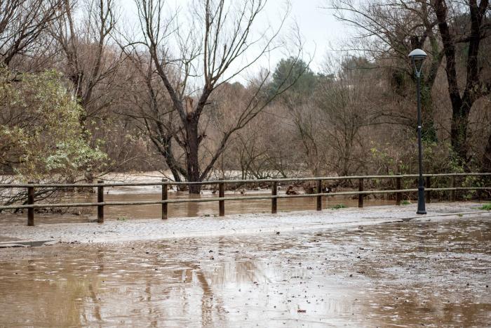 Una borrasca inusual con tintes de ciclón tropical dejará copiosas lluvias y tormentas hasta el lunes en la Península