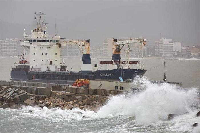 Una borrasca inusual con tintes de ciclón tropical dejará copiosas lluvias y tormentas hasta el lunes en la Península