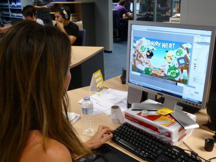 Sandra Sabatés publica una foto de niña con su madre y muchos se fijan en lo mismo