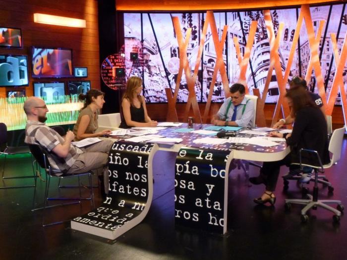 Sandra Sabatés publica una foto de niña con su madre y muchos se fijan en lo mismo