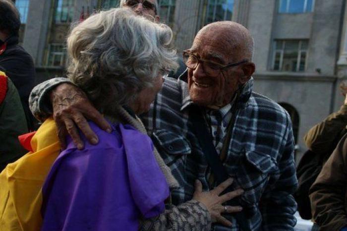 Varios miles de personas piden la proclamación de la III República en el día del 82 aniversario