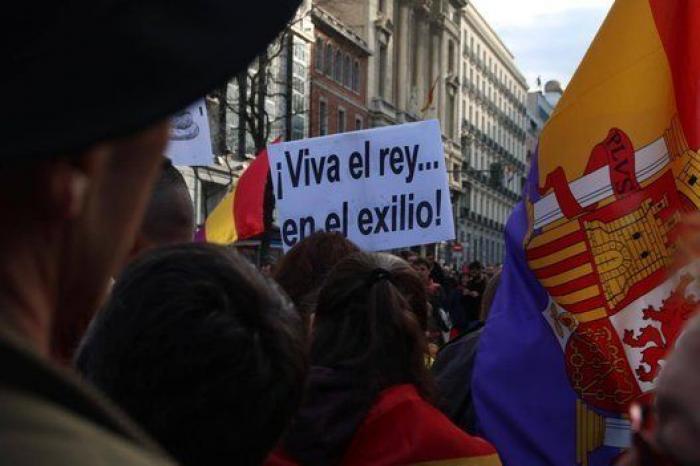 Varios miles de personas piden la proclamación de la III República en el día del 82 aniversario