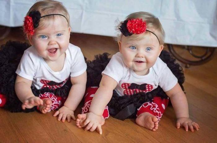 El divertido vídeo de una ecografía que muestra la pelea de dos gemelas