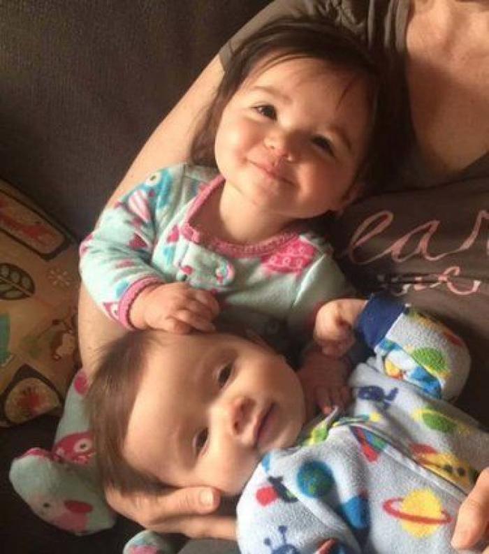 El divertido vídeo de una ecografía que muestra la pelea de dos gemelas