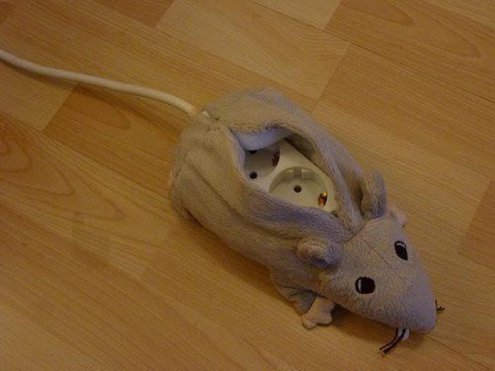 Ikea da las claves para diferenciar su bolsa Frakta de la 'copia' de Balenciaga