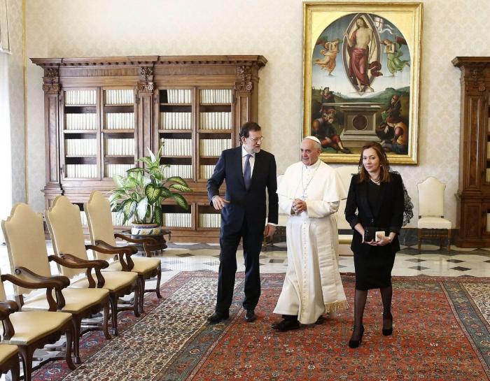 Dimiten el director de Prensa del Vaticano y su 'número dos', la española Paloma García Ovejero