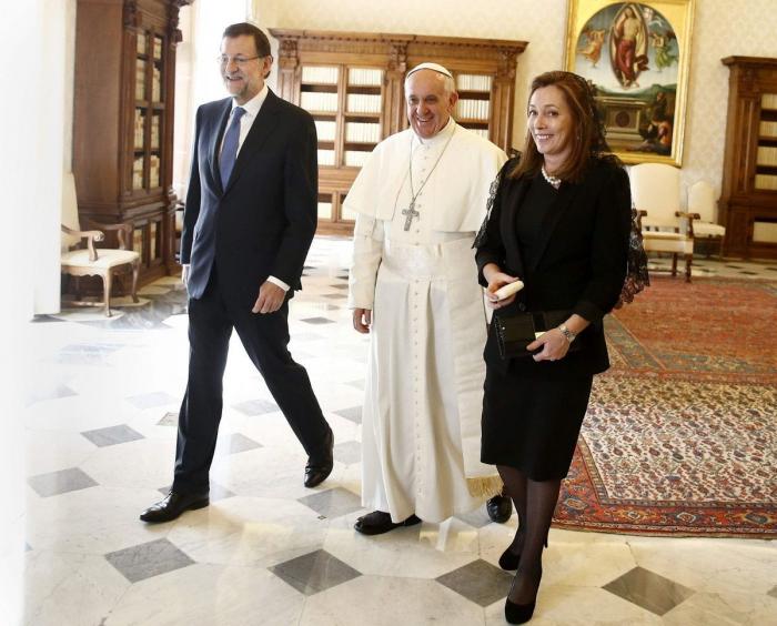 Dimiten el director de Prensa del Vaticano y su 'número dos', la española Paloma García Ovejero
