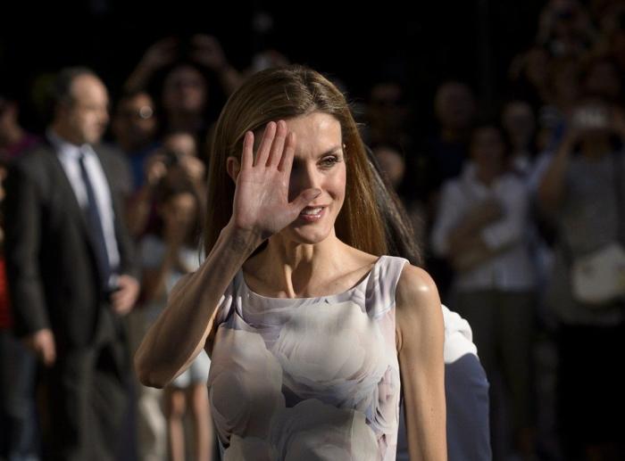 Reina Letizia: primer acto en solitario en el Museo del Prado (FOTOS)