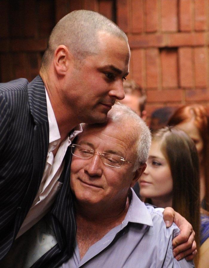 Oscar Pistorius condenado a cinco años de prisión por matar a su novia