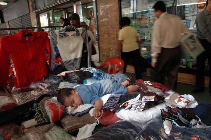 Maduro pide investigar a Movistar por sumarse a la "convocatoria golpista"