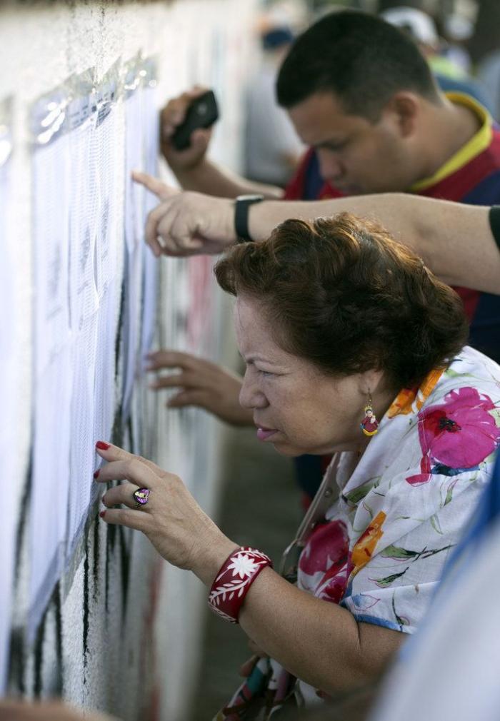 Maduro pide investigar a Movistar por sumarse a la "convocatoria golpista"