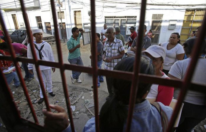 Maduro pide investigar a Movistar por sumarse a la "convocatoria golpista"