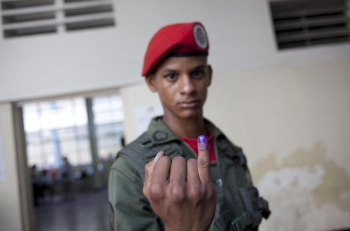 Maduro pide investigar a Movistar por sumarse a la "convocatoria golpista"