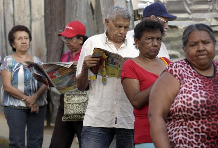 Maduro pide investigar a Movistar por sumarse a la "convocatoria golpista"