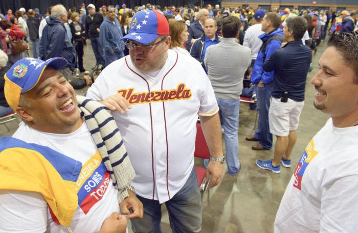 Maduro pide investigar a Movistar por sumarse a la "convocatoria golpista"