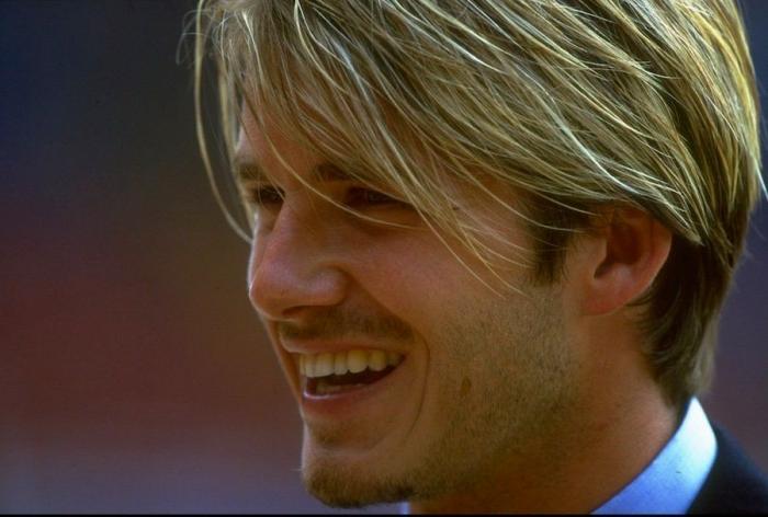 Las chanclas de David Beckham son lo mejor de esta foto