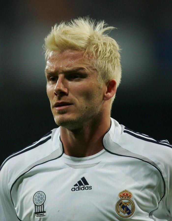 Las chanclas de David Beckham son lo mejor de esta foto