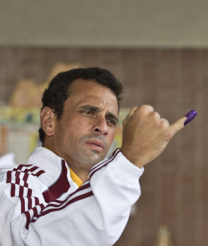 Capriles desconvoca las protestas contra Maduro tras la muerte de siete personas