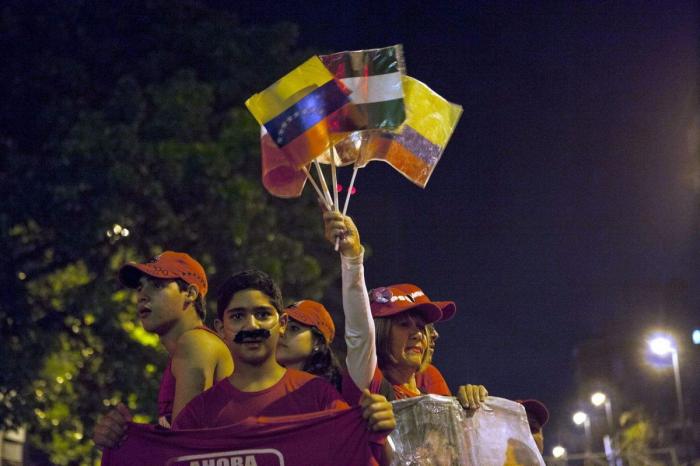 Capriles desconvoca las protestas contra Maduro tras la muerte de siete personas