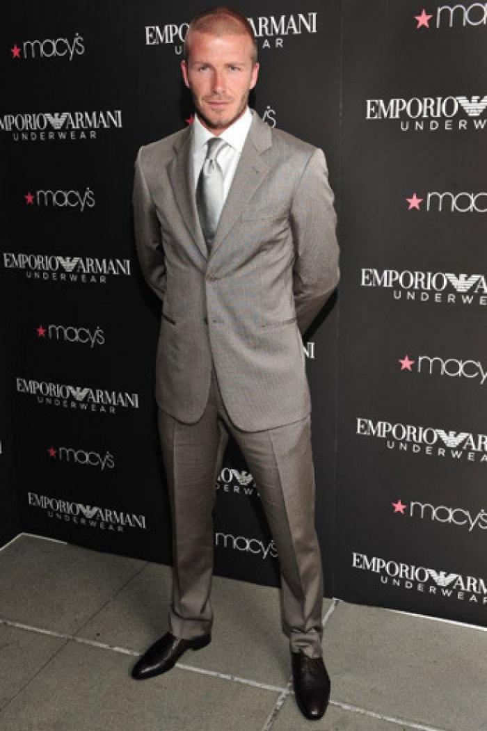 Las chanclas de David Beckham son lo mejor de esta foto