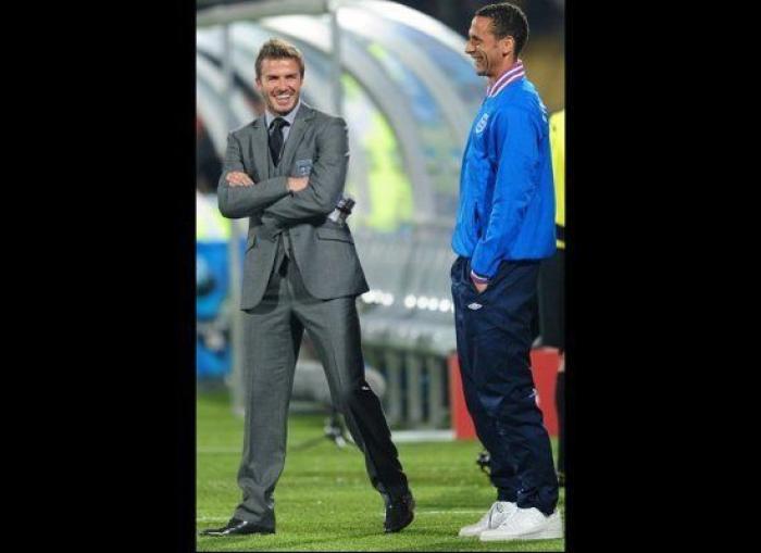 Las chanclas de David Beckham son lo mejor de esta foto