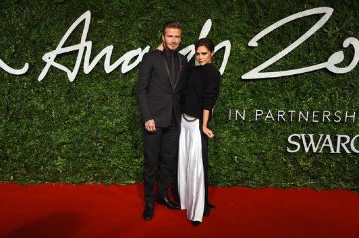 Las chanclas de David Beckham son lo mejor de esta foto