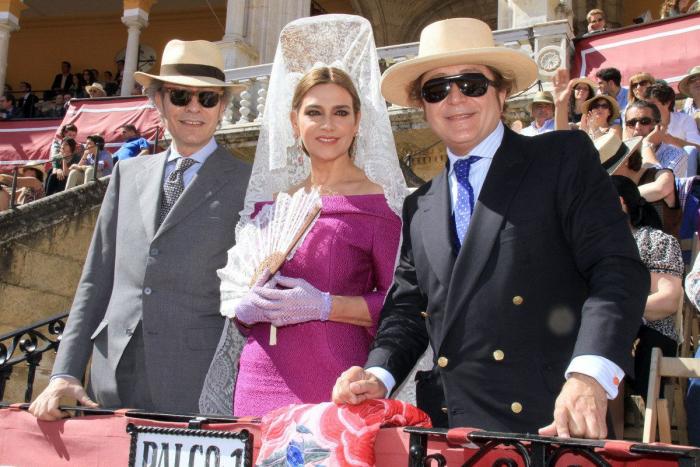 Feria de Abril 2013: modelos y famosas sacan sus vestidos de flamenca (FOTOS)