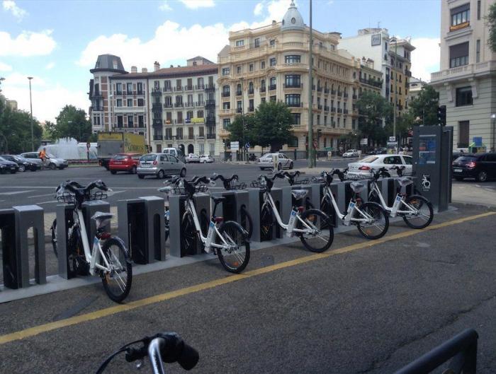 BiciMad: el servicio público de alquiler de bicis arranca con problemas