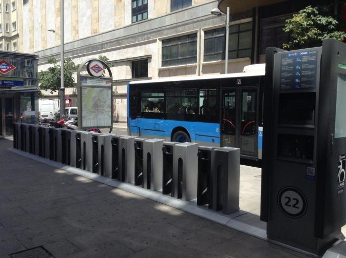BiciMad: el servicio público de alquiler de bicis arranca con problemas