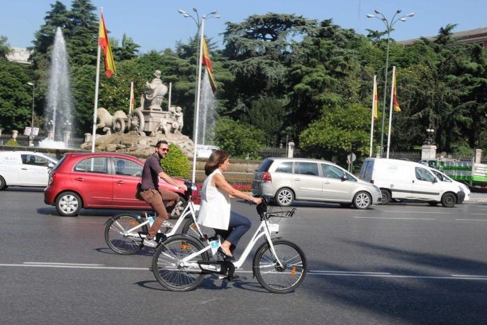BiciMad: el servicio público de alquiler de bicis arranca con problemas