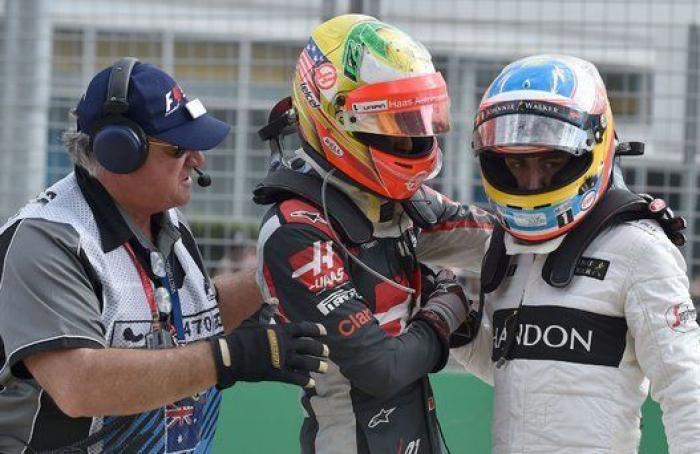 Alonso, fuera del GP de Australia tras un espectacular accidente