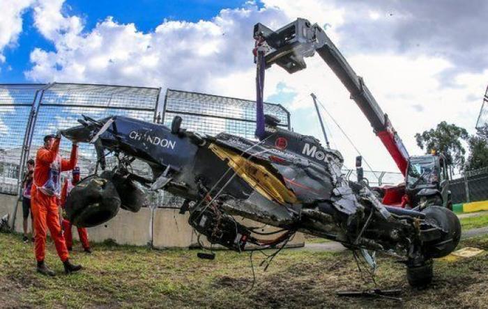 Alonso, fuera del GP de Australia tras un espectacular accidente
