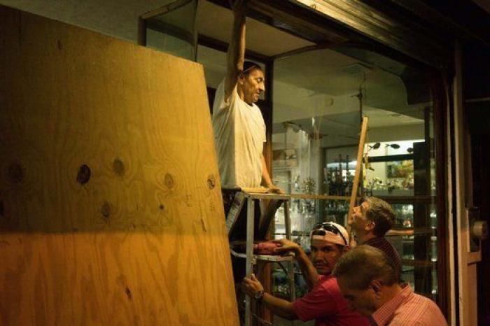 México se prepara para la llegada del huracán más potente de su historia