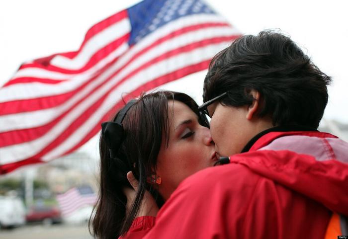 La respuesta por WhatsApp a un chico que quería hacerse las uñas indigna a medio Twitter