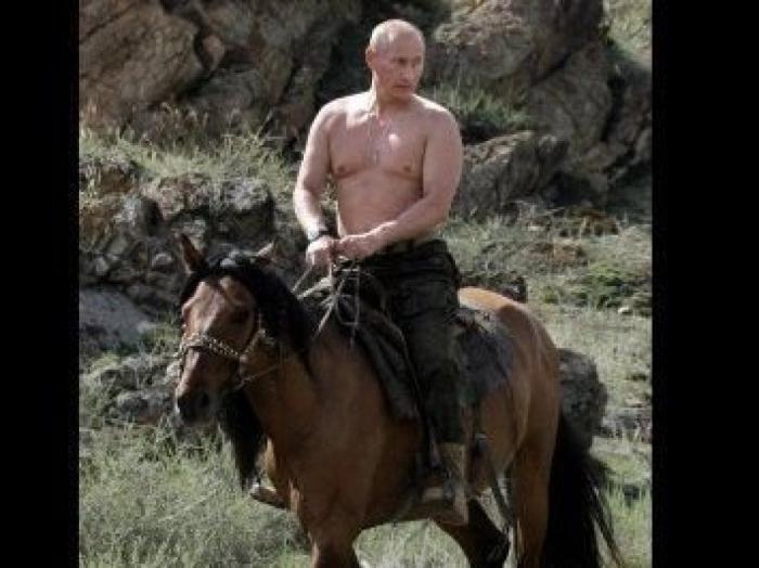 Putin se vacuna contra el coronavirus mientras los rusos siguen reticentes