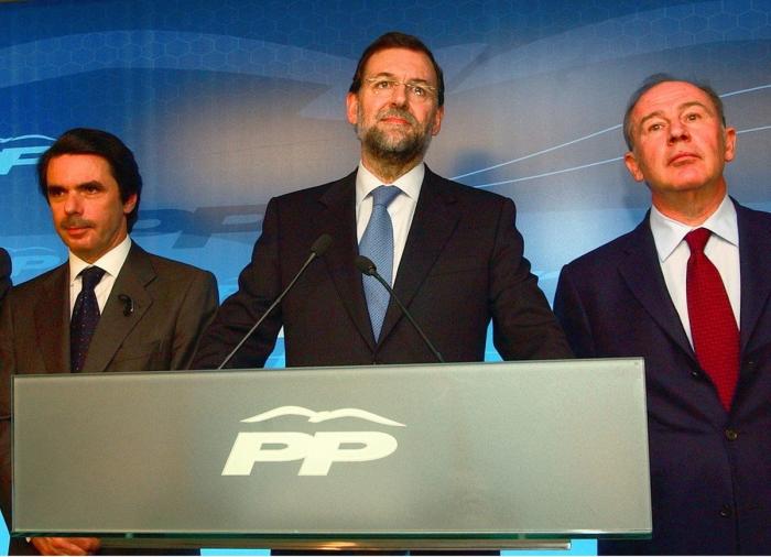 Aznar responde a la pregunta que se hacía medio Twitter al ver su mascarilla: ha molestado a algunos