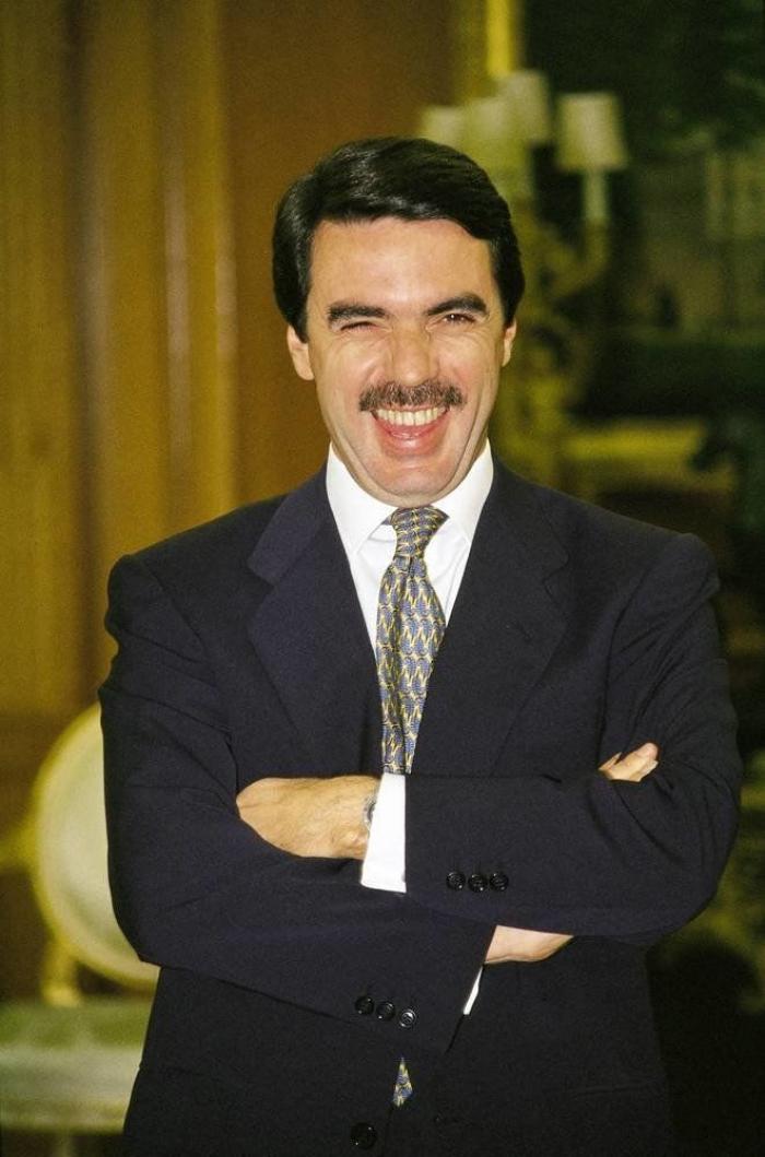 Aznar responde a la pregunta que se hacía medio Twitter al ver su mascarilla: ha molestado a algunos